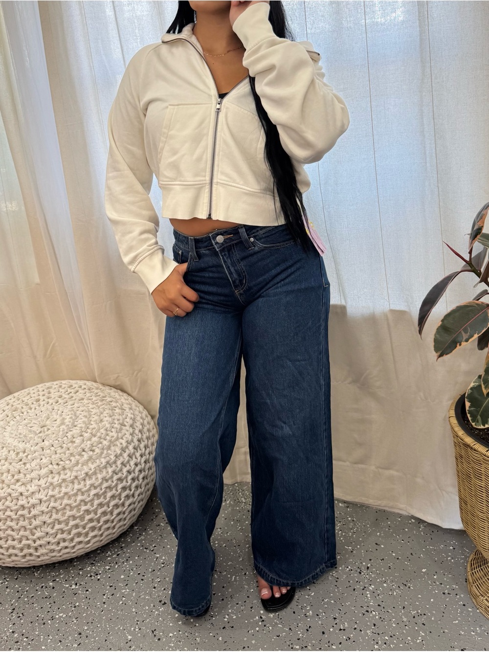 Universal Thread Wide Leg Jeans in Dark Blue Denim